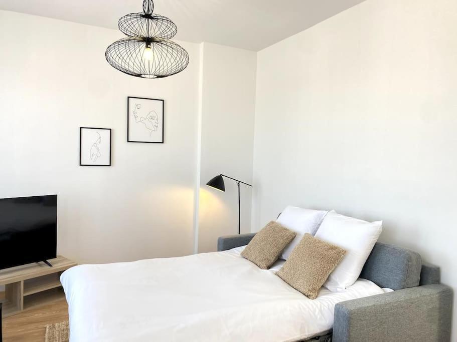 Apartamento Le Dandy-Proche Centre-Neuf Châteauroux Exterior foto