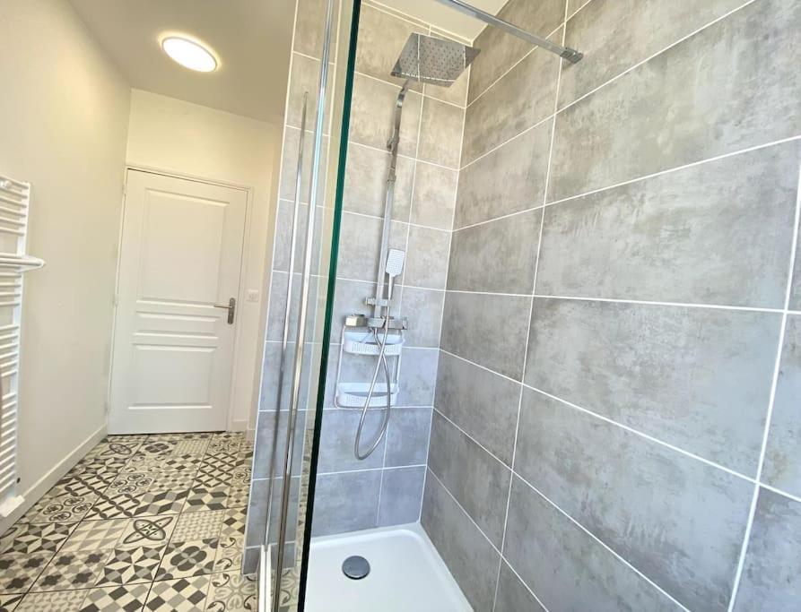 Apartamento Le Dandy-Proche Centre-Neuf Châteauroux Exterior foto